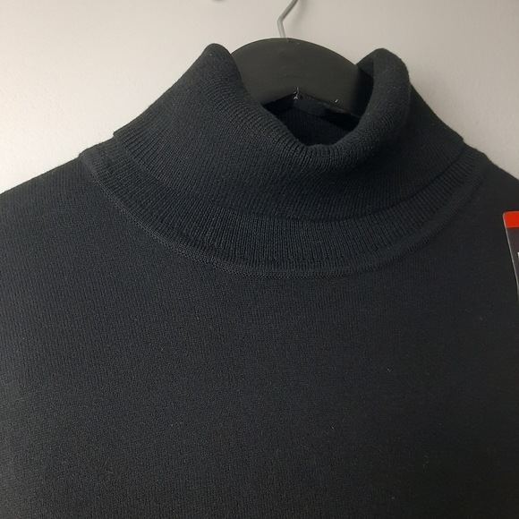 Andrew Marc Women’s Turtleneck - Picture 3 of 6